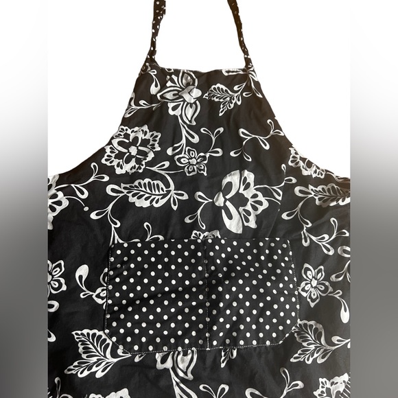 Flirty apron ruffle black & white - Picture 3 of 5